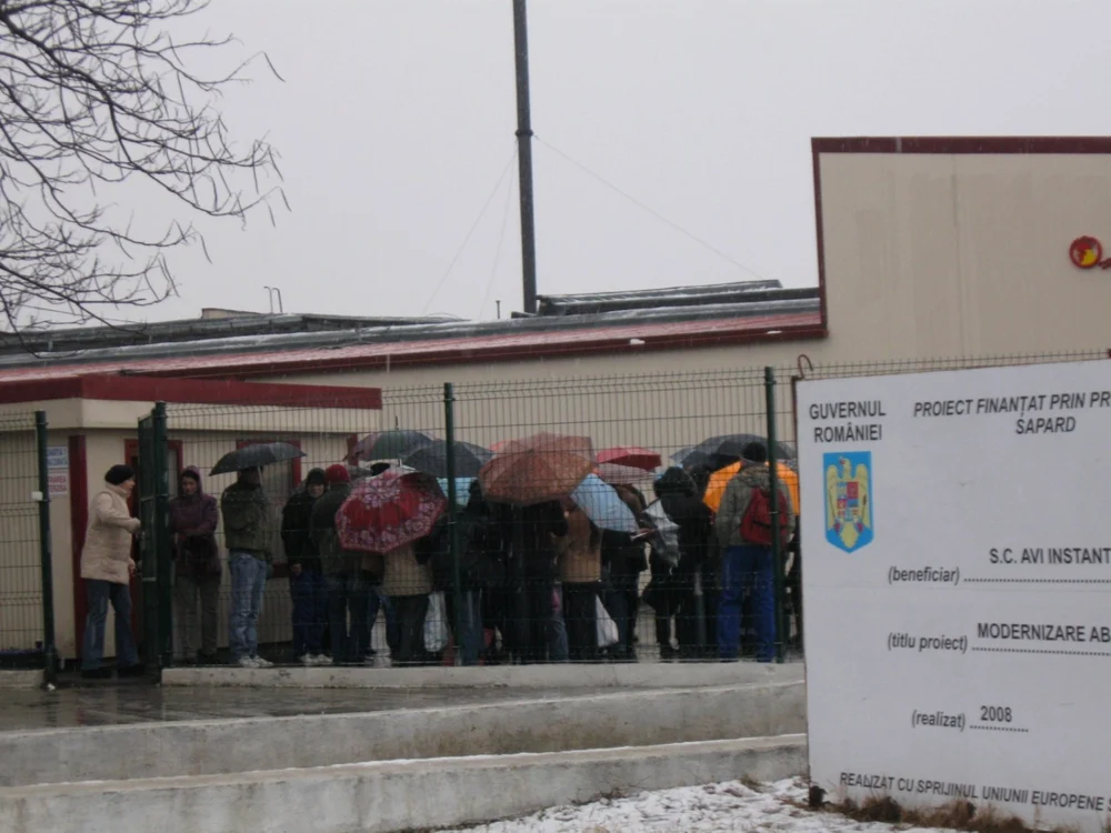 17 salariaţi îşi pierd de astăzi locurile de muncă