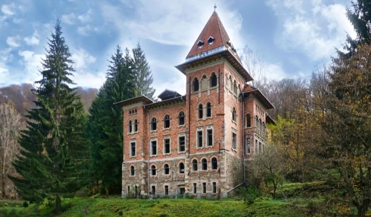 Castelul de la Zlatna așteaptă să fie readus la viață / foto: arhiva Click!