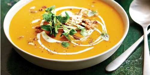 Creamy pumpkin soup 1024x638 FOTO healtyfood com jpg