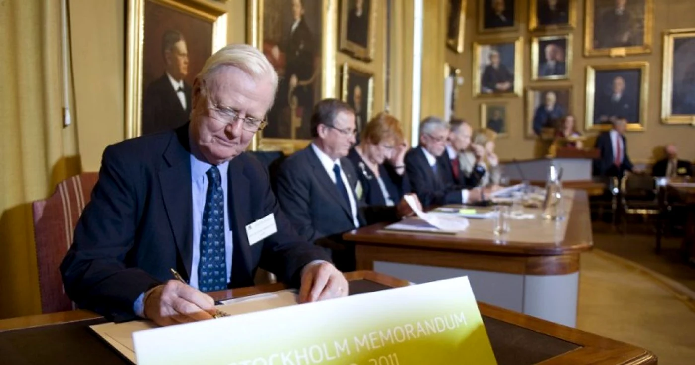 Profesorul James Mirrlees FOTO AFP