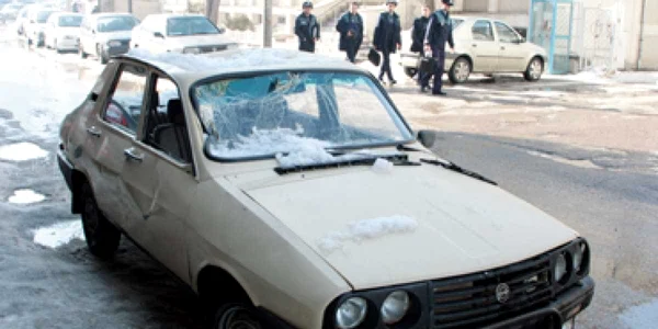 Dacia a fost parcată de un angajat venit la muncă