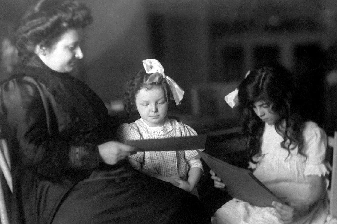Maria Montessori, de profesie medic, unul dintre cei mai mari pedagogi in istorie FOTO montessori-ami.org