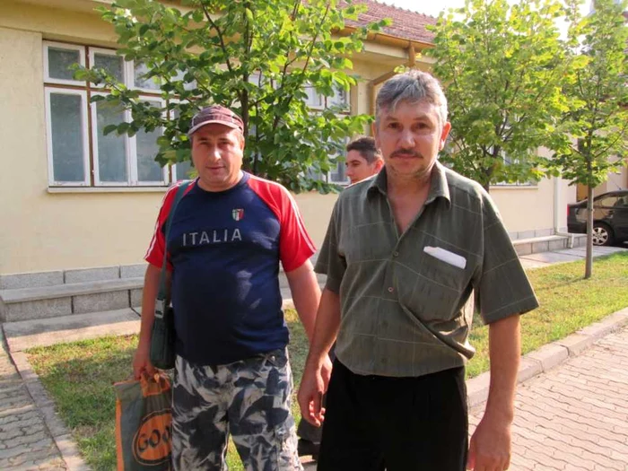FOTO. Sute de şomeri din Vâlcea au încercat să-şi găsească un loc de muncă la bursa organizată de AJOFM