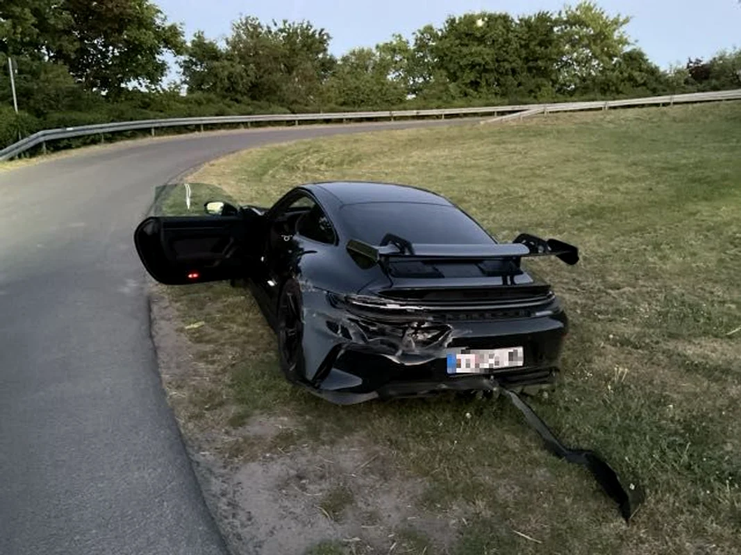 porsche abandonat germania FOTO Facebook / Polizei Südosthessen  
