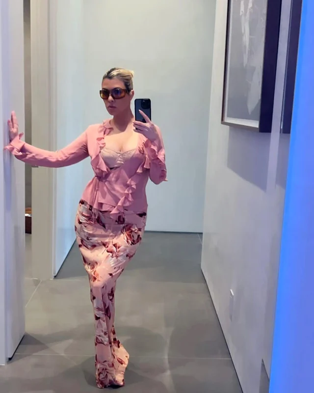 Kourtney Kardashian, Instagram