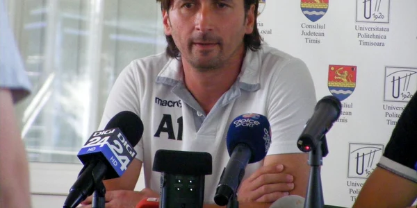 Vali Velcea