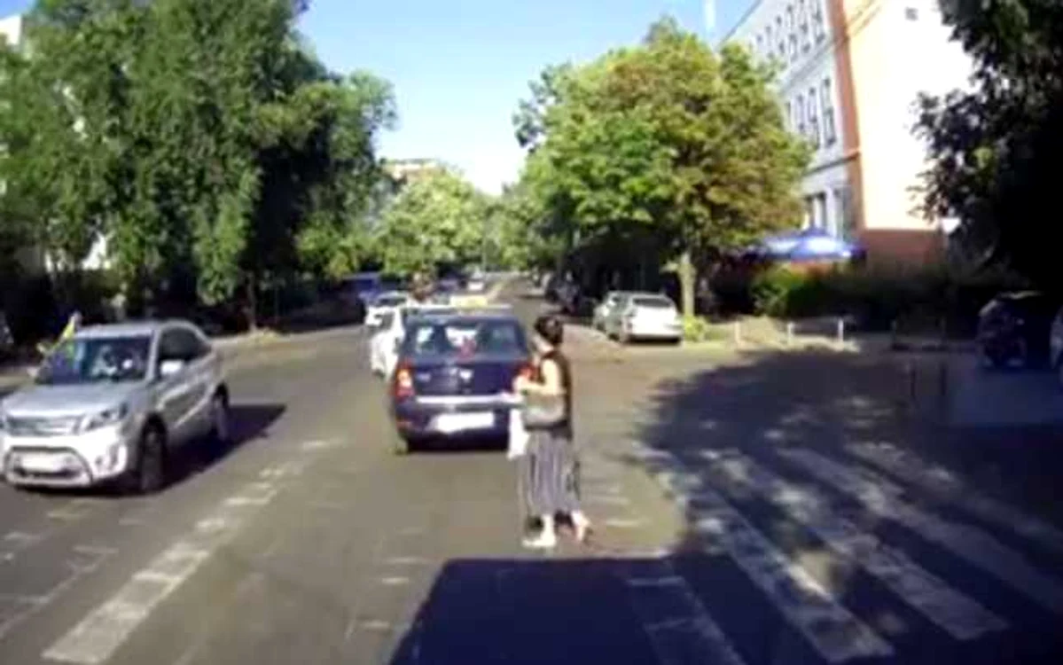 Momentul revoltător din trafic de la Galaţi FOTO Captură video