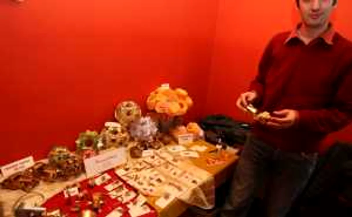 Cu o parte dintre obiectele pe care le-a realizat a participat la un târg de handmade