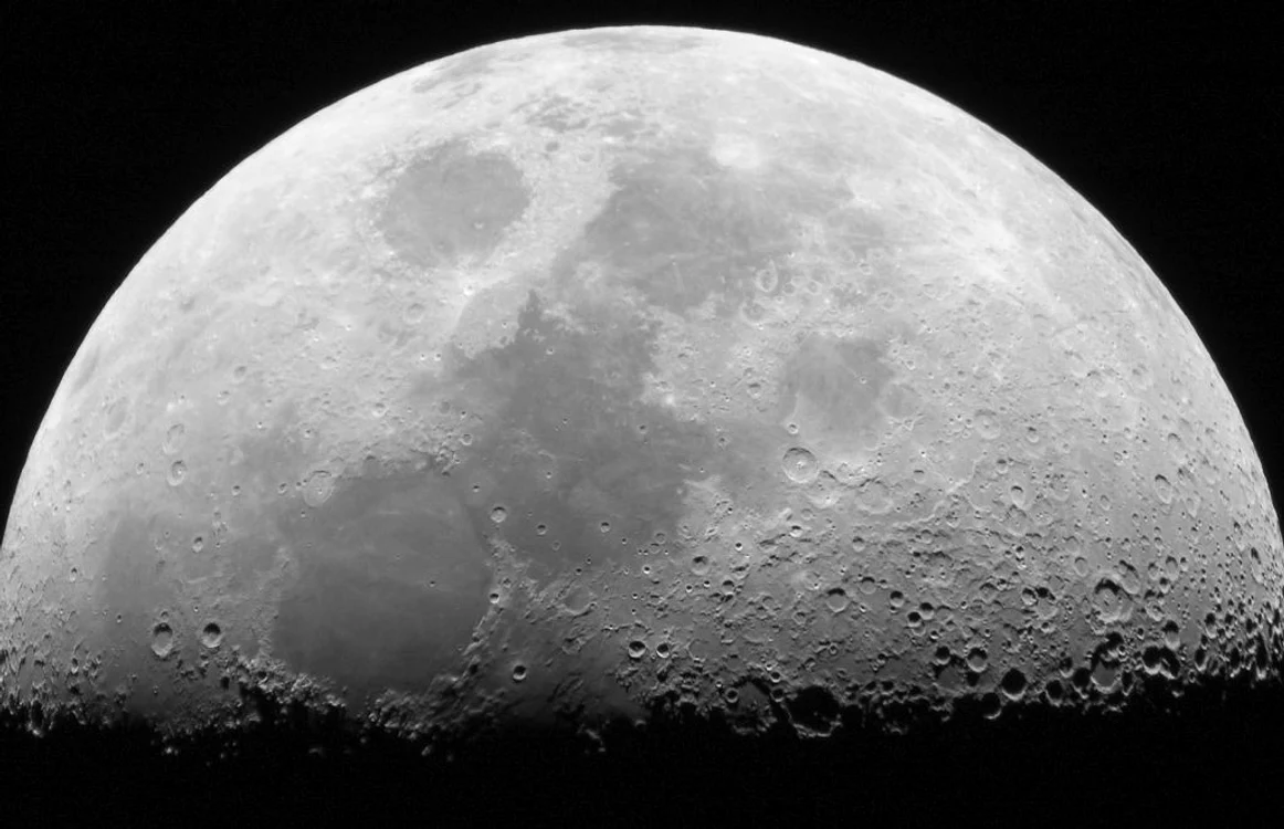 Luna, satelitul natural al Pământului FOTO Arhivă