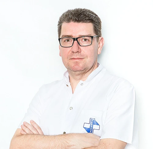 dr Liviu Ojoga, Medic primar Ortopedie şi Traumatologie şi Şeful Secţie Ortopedie Traumatologie din cadrul Spitalului Clinic Sanador jpeg