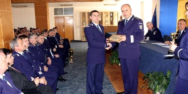 Avansări şi premii la IPJ Alba