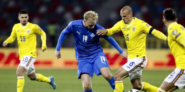 Fotbal România - Islanda în penultima rundă a preliminariilor Campionatului Mondial Vlad Chiriches FOTO EPA-EFE / Robert Ghement