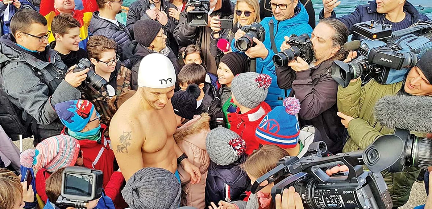 La terminarea  cursei a făcut   “baie” de mulţime