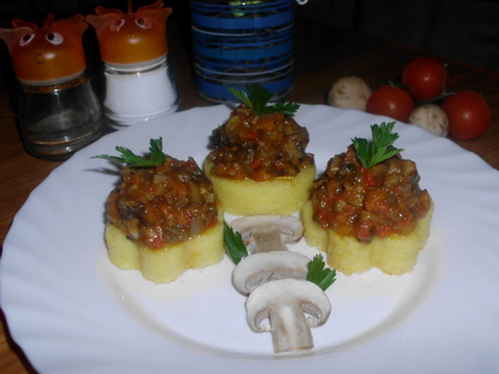
    Tocaniţă de ciuperci  