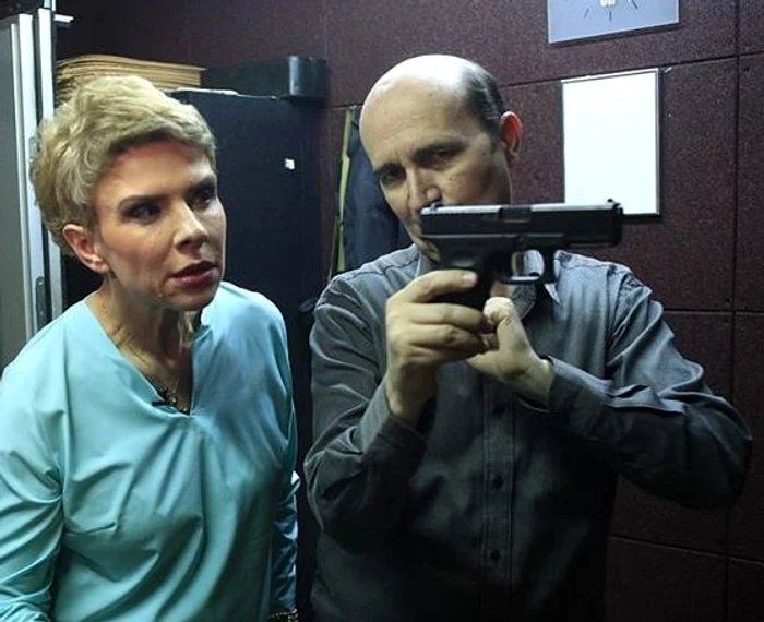 Teo Trandafir şi Bursucu au învăţat să tragă cu arma de la Nicolae TănaseFoto: arhivă personală