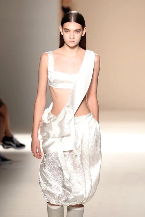 Soția lui Beckham a lansat o nouă colecție de haine