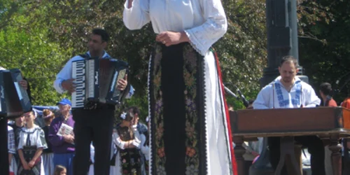 Resita: PORTRET/Cătălina Maria Pâşlea are muzeu de costume populare VIDEO