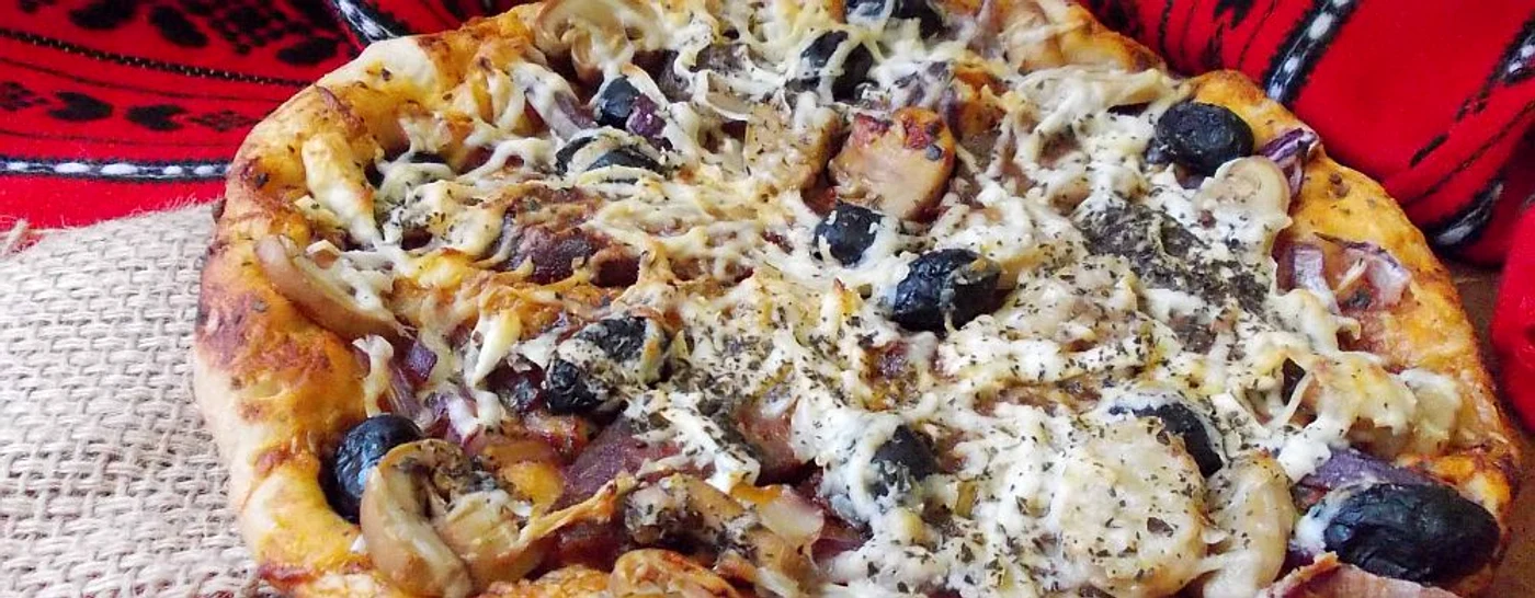 pizza traditionala de casa jpeg