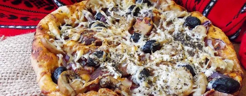 pizza traditionala de casa jpeg