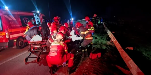 Teribil accident la ieşire din Sibiu - victime trei tineri de 18 ani dintre care unul a murit Foto ISU SIbiu