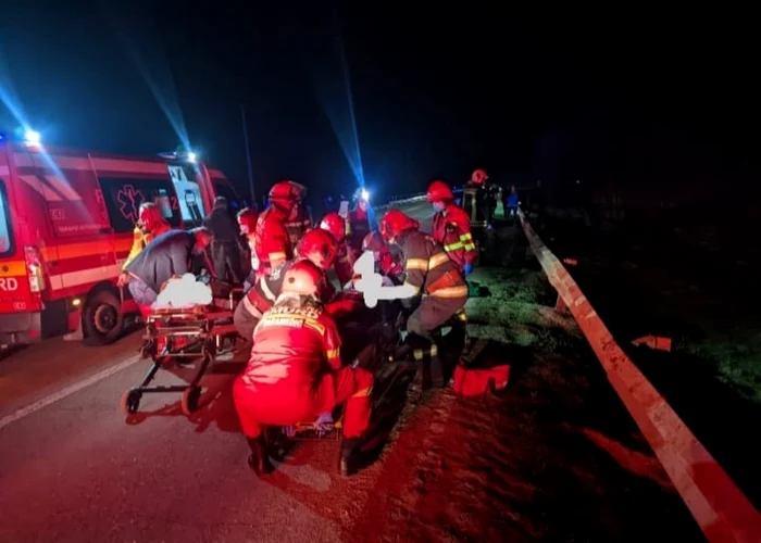 Teribil accident la ieşire din Sibiu - victime trei tineri de 18 ani dintre care unul a murit Foto ISU SIbiu