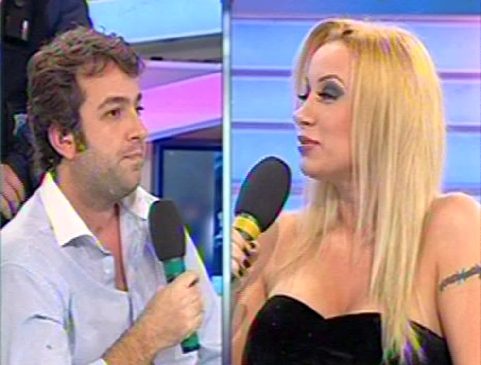 
    Simona Traşcă şi Miguel s-au luat la bătaie în direct la Antena 1  