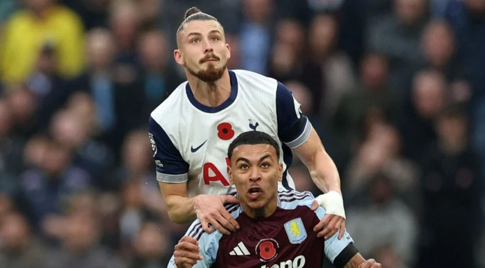 Radu Drăgușin, imperial în apărarea lui Tottenham. Foto Facebook