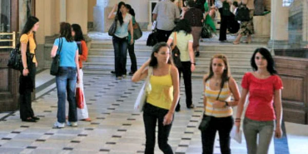 Universităţile de stat, afectate de criză
