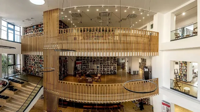 Biblioteca Județeană Gheorghe Șincai din Oradea / foto: Facebook
