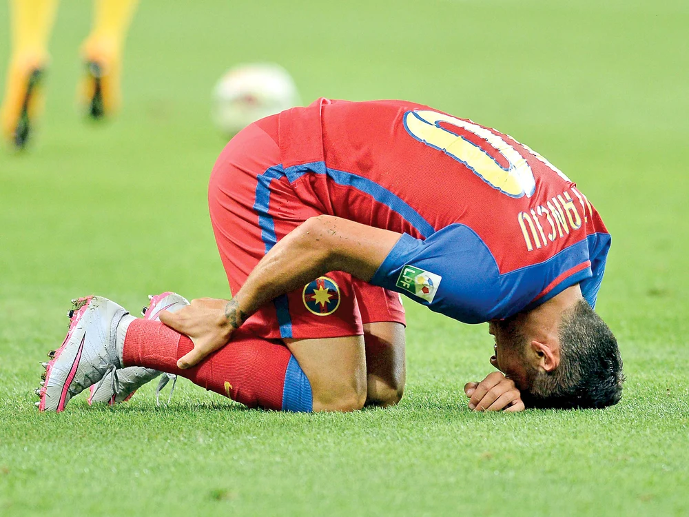 
    Stanciu s-a accidentat în  meciul cu Trencin, din turul  doi preliminar al Ligii  Campionilor, şi de atunci nu  a mai putut fi folositFOTO: Sportpictures.eu  