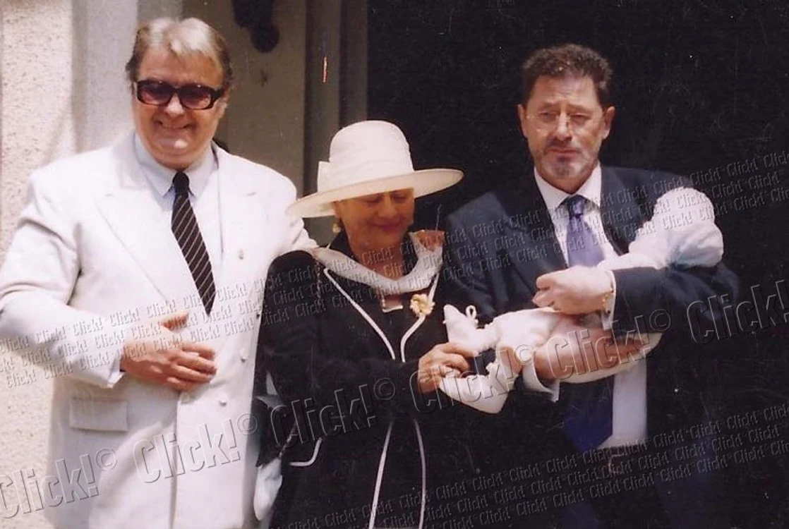 Botezul lui Corneluş,  în 1990. Pritnre invitaţi,  Corneliu Vadim Tudor