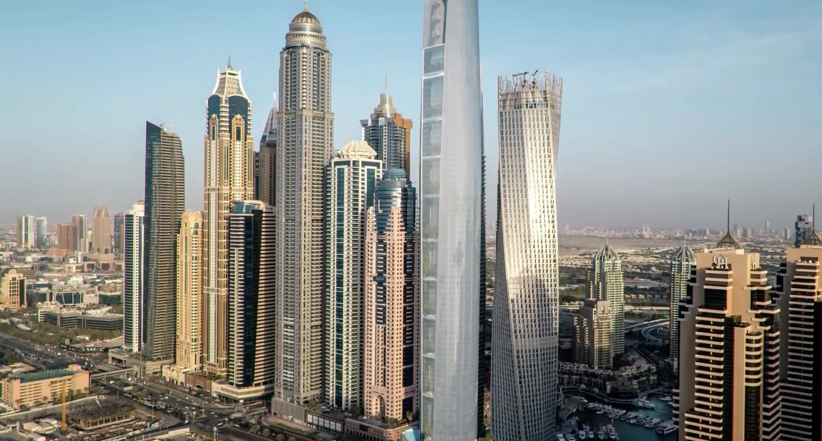 Cum arată cel mai înalt hotel din lume, deschis în Dubai: are 377 m și 82 de etaje