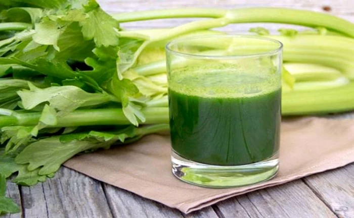 Leacul din frunze de țelină care curăță organismul.