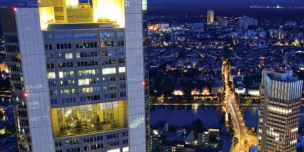 Oraşul de sticlă al zgârie-norilor deţine titlul de capitală financiară a Germaniei