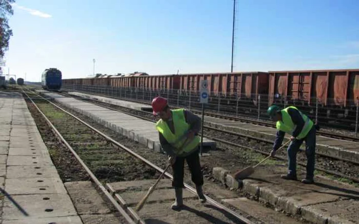 Muncitorii au făcut curăţenie până în ultimul moment