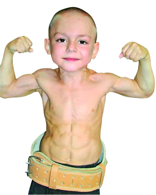 Giuliano Stroe se antrenează trei ore pe zi şi mănâncă ce i se pune pe masă