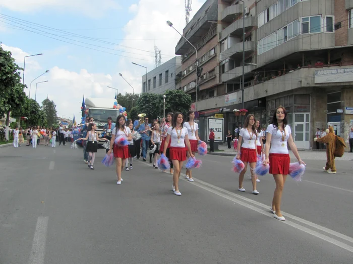 Parada tineretului şi sportului vâlcean 