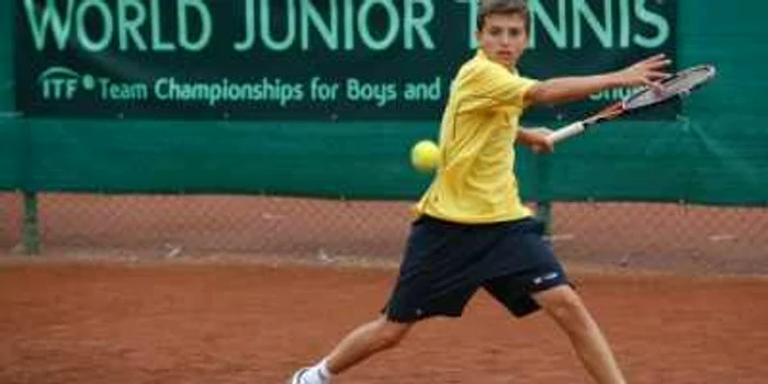 Bogdan Borza în timpul unui meci de tenis