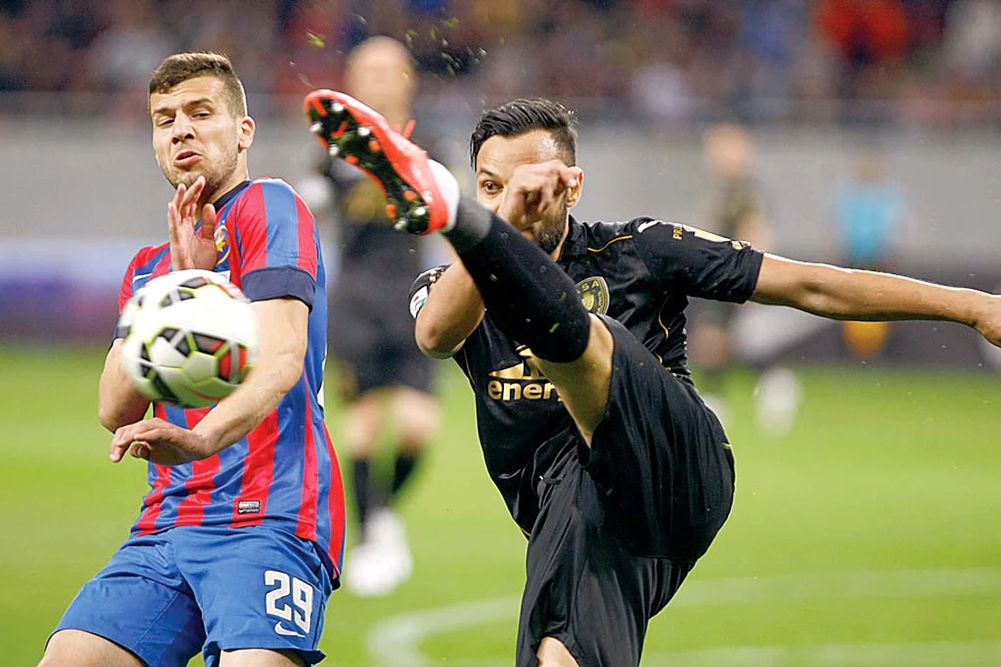 
    Fazele spectaculoase  nu au lipsit din derbyFoto: David Muntean  
