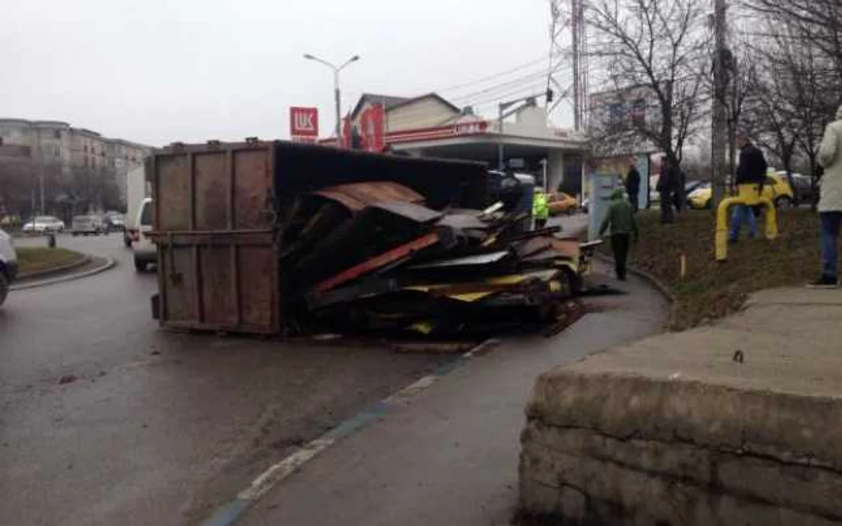Şoferul vinovat de producerea accidentului a fost amendat