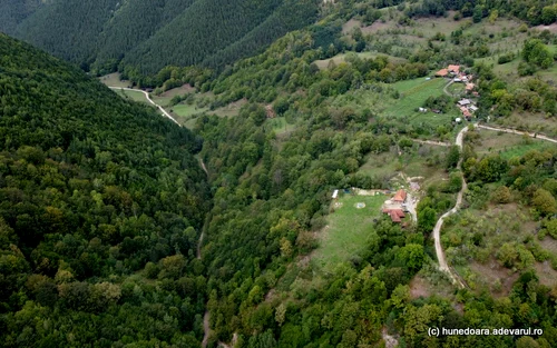 Cioclovina  Munții Șureanu  Foto Daniel Guță (24) JPG