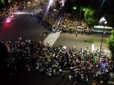 Japonezii protestează faţă de planul de reforme aplicate armatei FOTO TWITTER