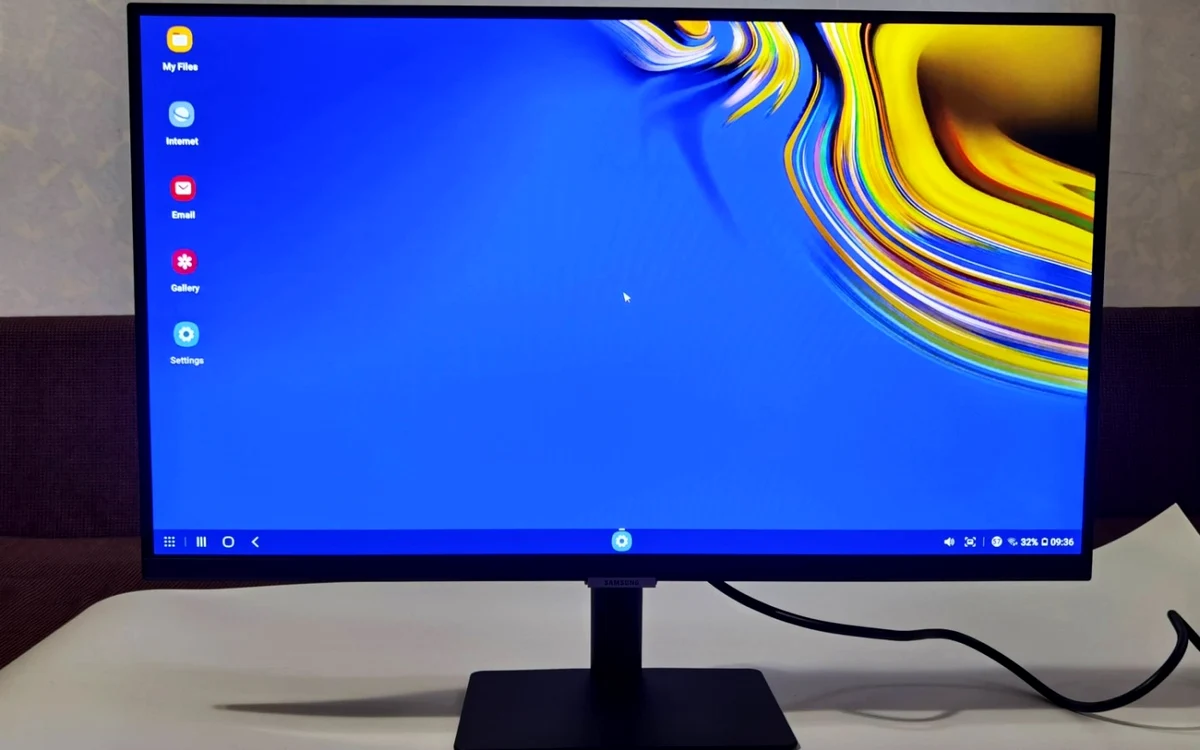 Monitor inteligent Samsung M5. FOTO Adrian Pogîngeanu