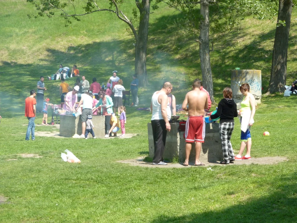 Românii vor cheltui aproape 50 de milioanele de lei în minivacanţa de 1 Mai FOTO Adevărul