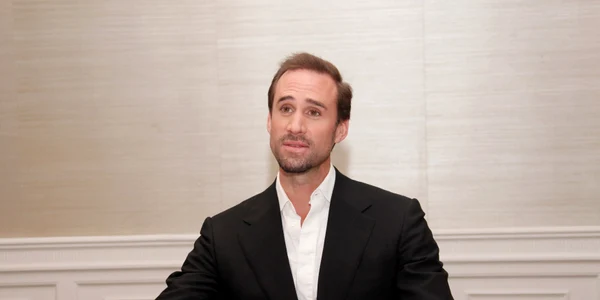 joseph fiennes hepta 2264663 jpg jpeg