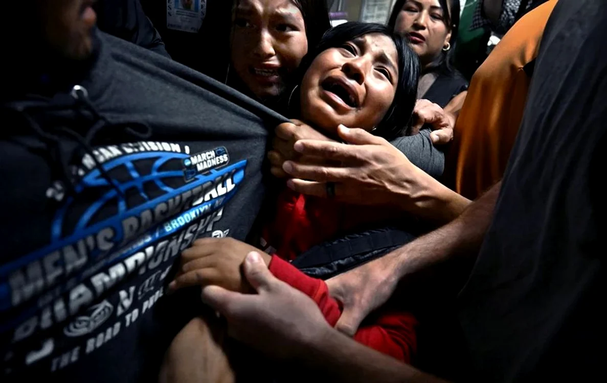 „Separated by ICE”, de Carol Guzy (© World Press Photo)