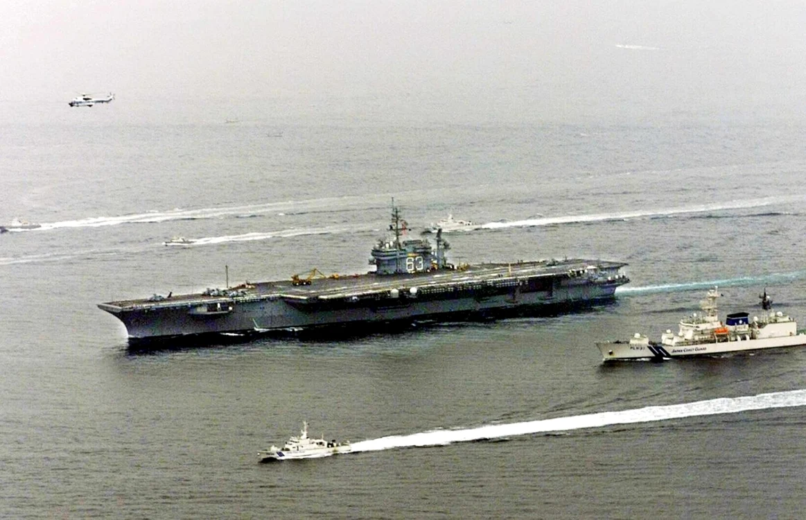 Portavionul USS Kitty Hawk va fi reciclat de o firmă specializată FOTO EPA-EFE