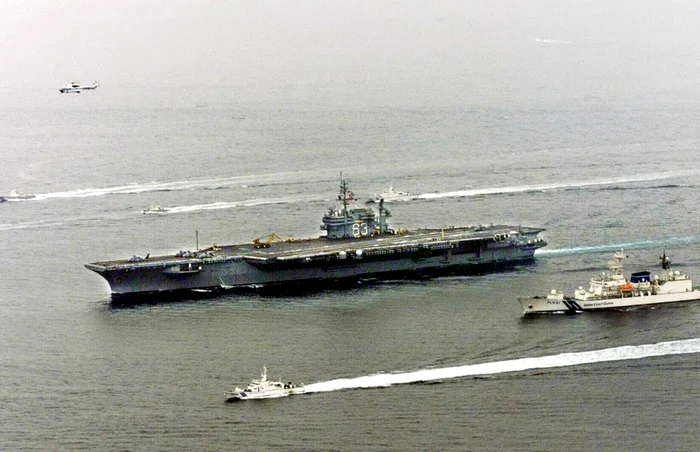 Portavionul USS Kitty Hawk va fi reciclat de o firmă specializată FOTO EPA-EFE