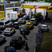 rusia cozi benzinarie jpg
