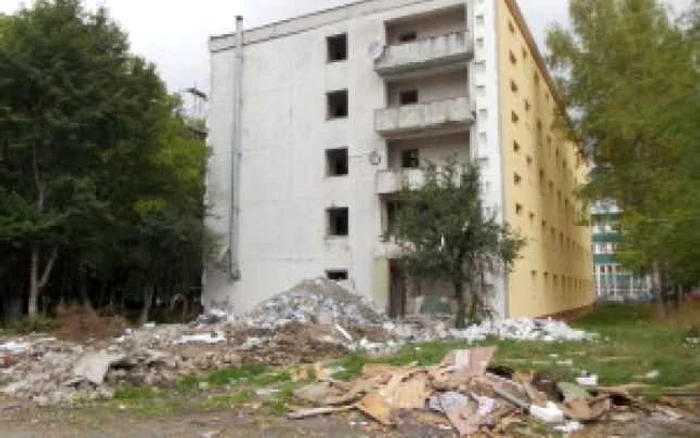 Edilii speră acum să termine lucrările oână în primăvara lui 2014. FOTOnewsbv.ro.